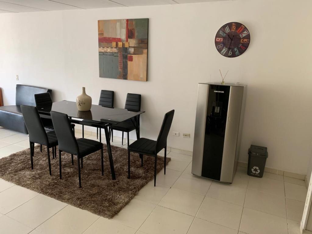 E2 Comodo Y Amplio Apartamento En Laureles Estadio 120 Mts2 メデジン エクステリア 写真