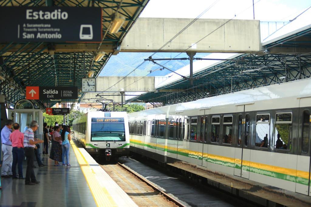 E2 Comodo Y Amplio Apartamento En Laureles Estadio 120 Mts2 メデジン エクステリア 写真