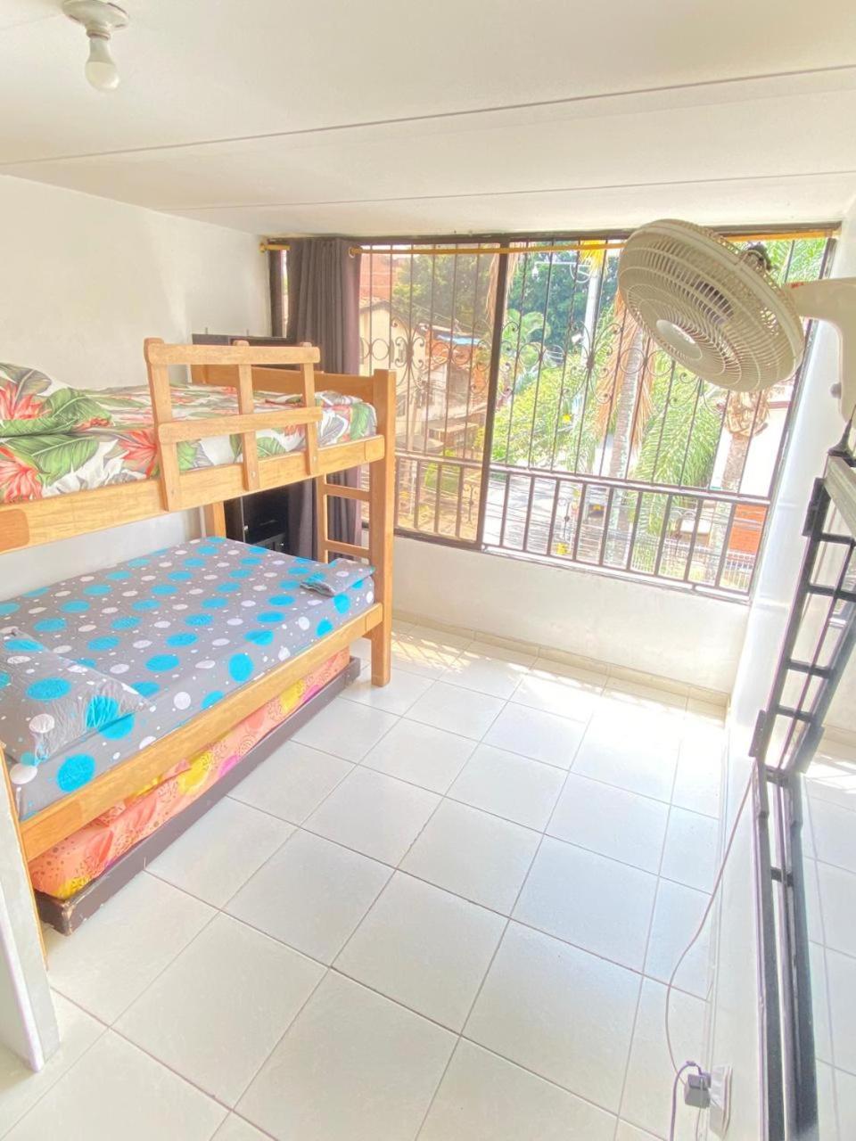 E2 Comodo Y Amplio Apartamento En Laureles Estadio 120 Mts2 メデジン エクステリア 写真