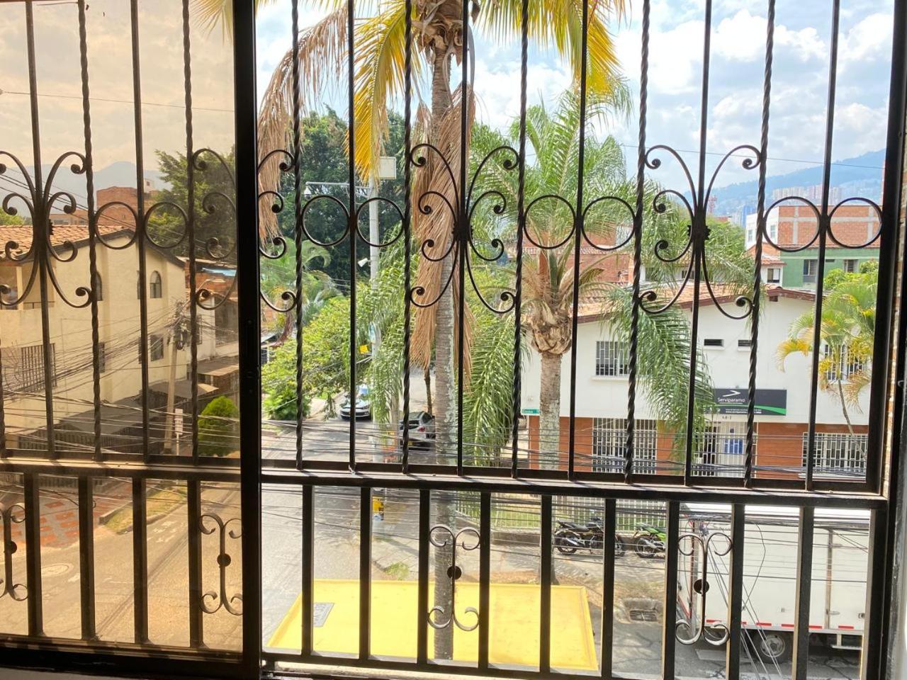 E2 Comodo Y Amplio Apartamento En Laureles Estadio 120 Mts2 メデジン エクステリア 写真
